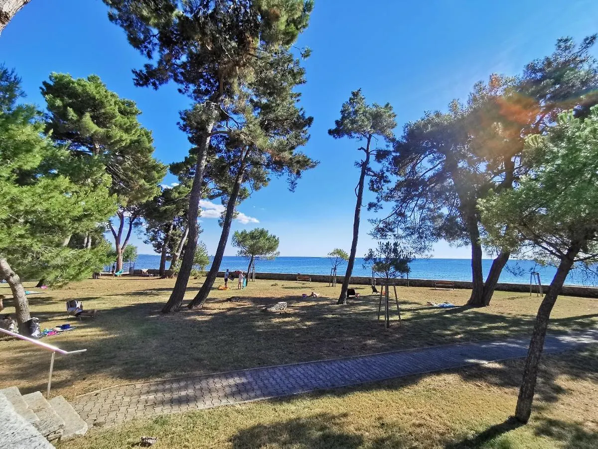EMILY studio app 4 star amazing sea&park view Novigrad Istria Lägenhet